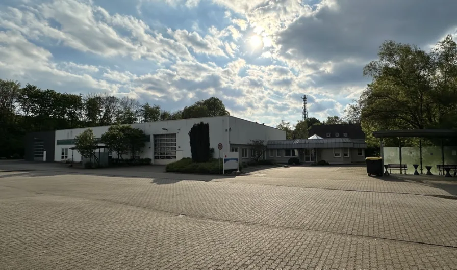 Hofansicht  - Halle/Lager/Produktion mieten in Herne - Produktions- und Lagerhalle mit ansprechender Büroeinheit in guter Lage