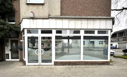 Straßenansicht - Laden/Einzelhandel mieten in Gelsenkirchen - Helle Verkaufsräume und große Kellerfläche | ca. 190 m² in Gelsenkirchen-Erle | barrierefrei