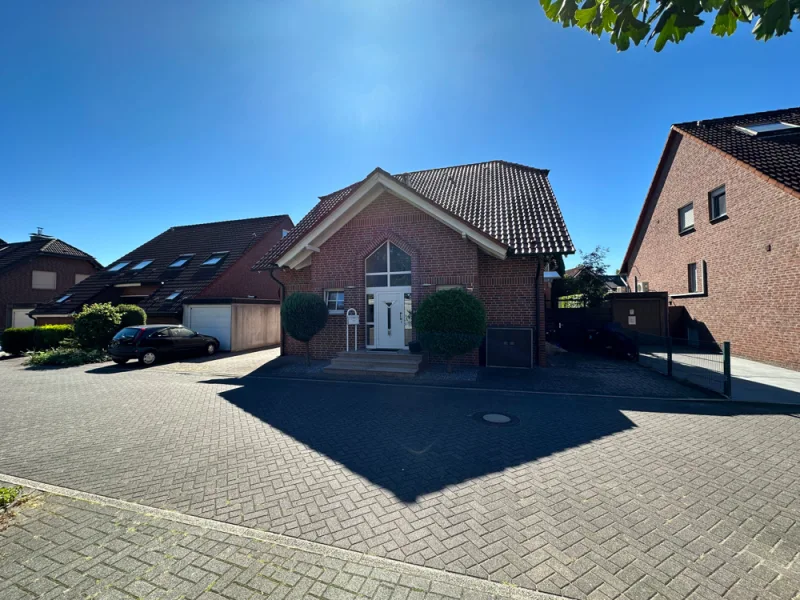 Frontansicht - Haus kaufen in Oer-Erkenschwick - Freistehendes Zweifamilienhaus in Oer-Erkenschwick