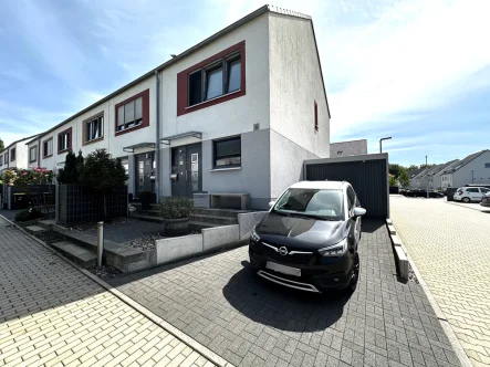 Vorderansicht - Haus kaufen in Gelsenkirchen - Neuwertiges Reihenendhaus in ruhiger Lage wartet auf Ihren Einzug!