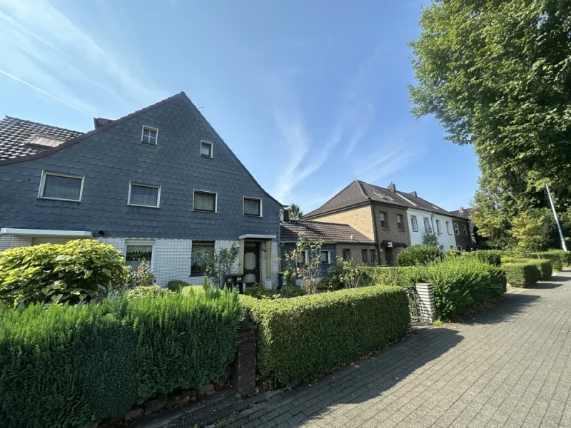 Straßenansicht