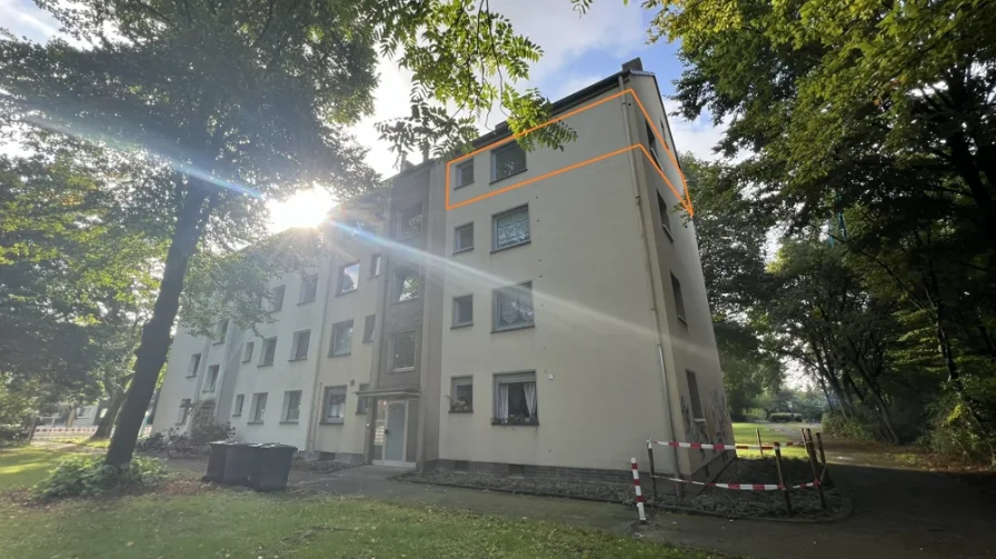 Vorderansicht - Wohnung kaufen in Duisburg - Attraktive, helle und renovierte Eigentumswohnung mit Balkon und Tageslichtbad in Duisburg-Neudorf!