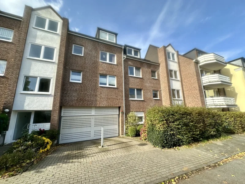 Außenansicht - Wohnung kaufen in Mülheim - Vermietetes Apartment mit eigenem Tiefgaragenstellplatz in Mülheim - Speldorf