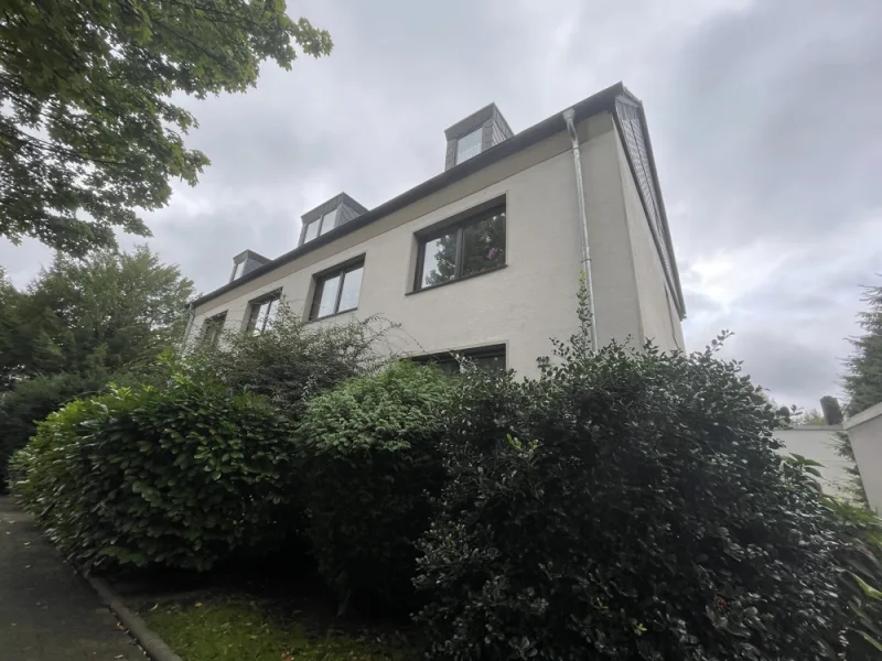 Außenansicht - Wohnung mieten in Gladbeck - Zentrale Lage, viel Platz: 2-Zimmer-Wohnung mit ca. 65 m² in Gladbeck | mit Garage