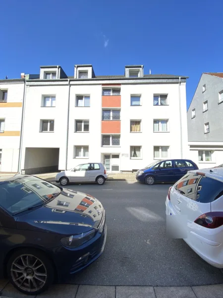 Vorderansicht - Wohnung mieten in Gelsenkirchen - Noch keine Fotos – aber eine Besichtigung lohnt sich garantiert! ca. 95 m² in Buer mit Terrasse