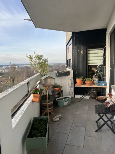 überdachter Balkon