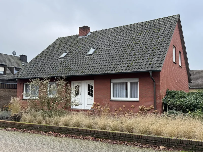  - Haus kaufen in Ahaus - Viel Platz im Haus und im Garten – Zweifamilienhaus in Ahaus-Ottenstein