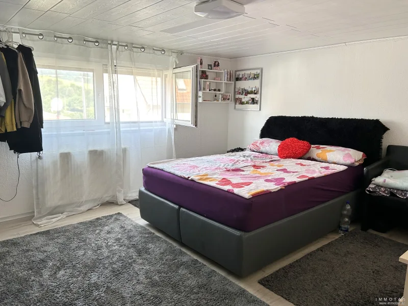 Schlafzimmer KG