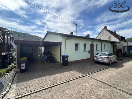 21-CSBD-536 - Haus kaufen in Wadern / Büschfeld - Doppelhaus mit Einliegerwohnung und Carport zum Verkauf