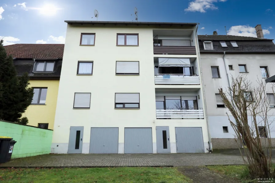 24-CS-305  - Wohnung kaufen in Großrosseln - Schöne Eigentumswohnung im 1. OG eines 3-Familienwohnhauses mit Garage