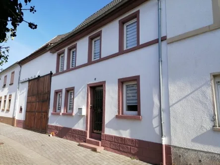 () - Haus kaufen in Göllheim - Käuferprovisionsfrei! EFH in ruhiger und zentraler Wohnlage von Göllheim