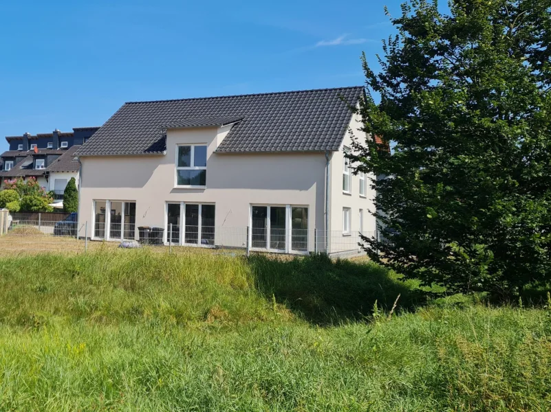 Weitsicht auf Rückseite - Haus kaufen in Maxdorf - Neubau Haus in wunderschöner, ruhiger Lage