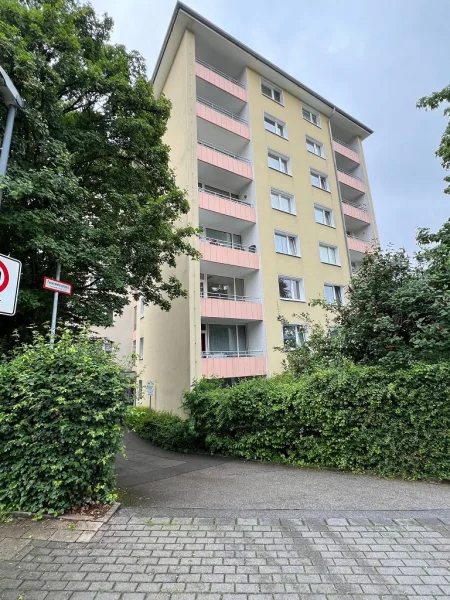 hausansicht - Wohnung kaufen in Velbert - Tolle 2,5 Zimmer-Eigentumswohnung in Velbert am Tulpenweg 2