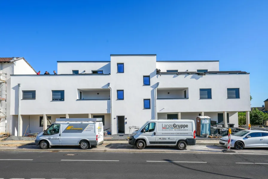 Hausansicht - Haus kaufen in Übach-Palenberg - Mehrfamilienhaus mit Übernahme des KfW Darlehens