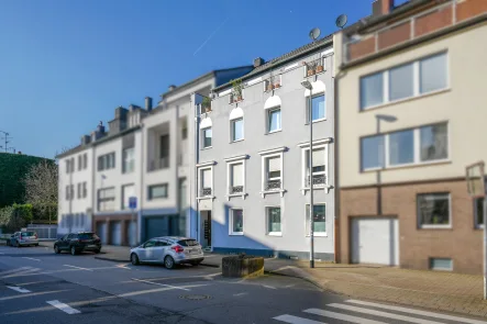 Hausansicht - Haus kaufen in Mönchengladbach - MFH mit 6 Wohneinheiten Nähe Minto Einkaufszentrum