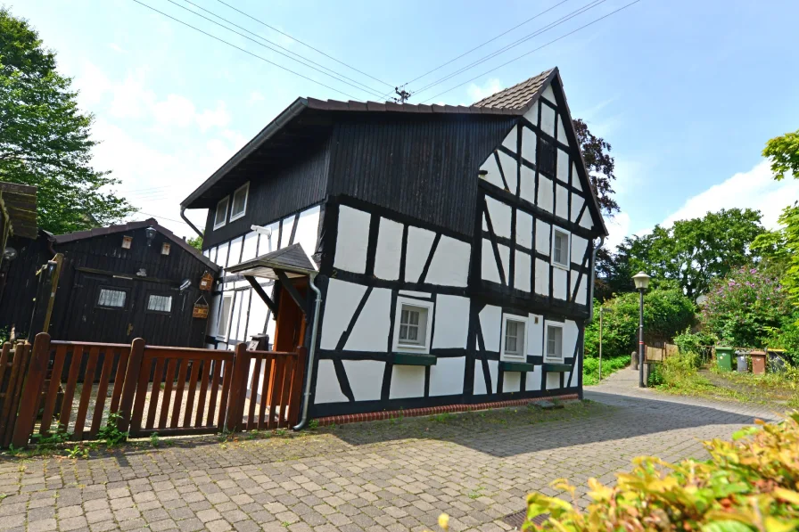  - Haus kaufen in Hennef - Hennef-Allner: Einzigartiges Fachwerkhaus aus dem Jahr 1741