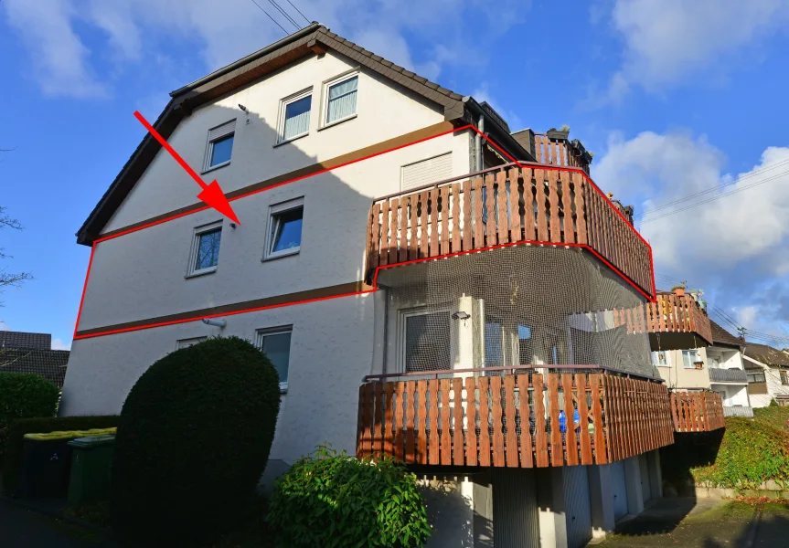 Außenansicht - Wohnung kaufen in Hennef - Vermietete 3-Zimmer-Wohnung mit großem Balkon und Garage