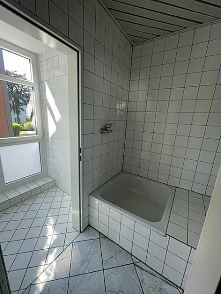 Gäste-Toilette mit Dusche