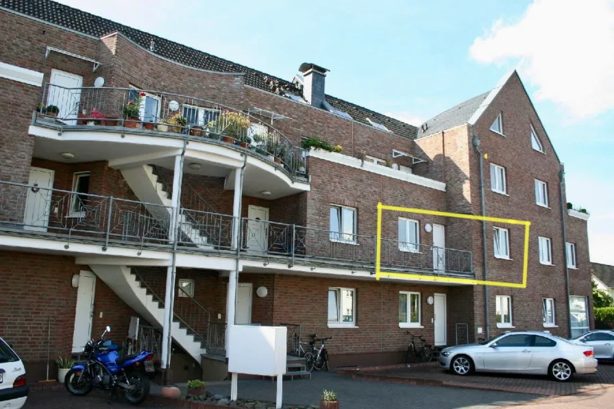 Außenansicht - Wohnung kaufen in Hennef - 3-Zimmer Stadtwohnung mit Balkon und Tiefgaragenstellplatz