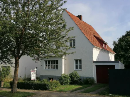 Bild1 - Haus kaufen in Herford - Ideal für Handwerker! Sanierungsbedürftiges Einfamilienhaus in guter Lage von Herford