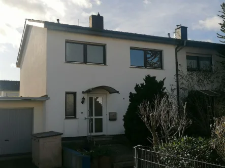 Bild1 - Haus kaufen in Bad Salzuflen - Ideal für die junge Familie! Reihenendhaus mit kleinem Garten in Bad Salzuflen - Lockhausen!