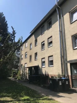 Hausansicht - Wohnung mieten in Landau - Schöne 2 ZKB-Wohnung in Landau zu vermieten