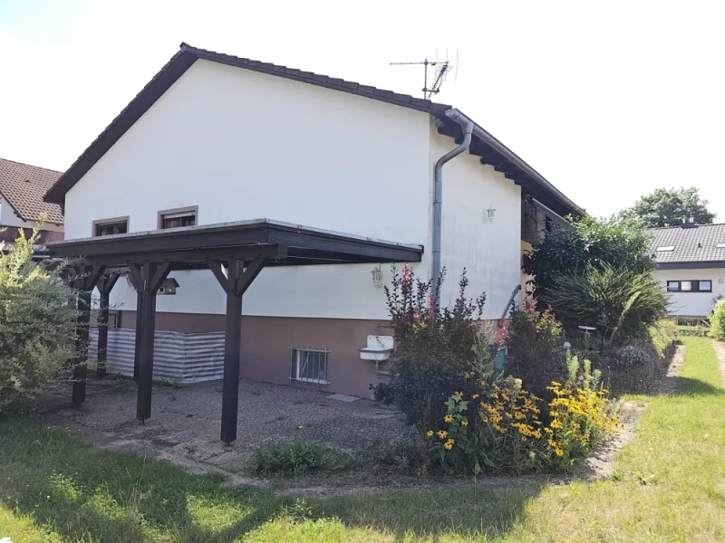 Ansicht von Norden mit Pergola