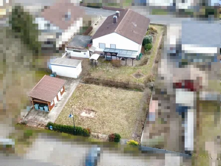 Sehr schönes ebenes Grundstück - Haus kaufen in Schwedelbach - Viel Platz in ruhiger Lage - ca. 700 m² Garten! Ein bezahlbares Highlight für Familien mit Kindern!