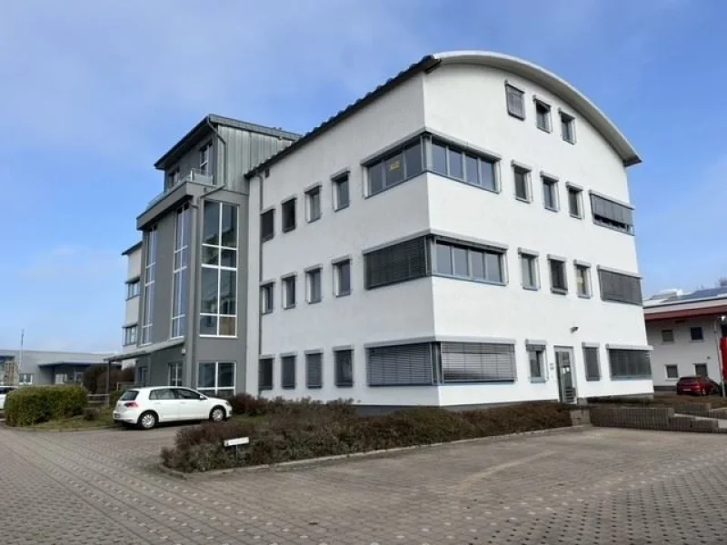 Ansicht 1 - Büro/Praxis mieten in Kirchheimbolanden - EUPORA® Immobilien: Modernes Gewerbe-/Büroanwesen in Kirchheimbolanden.