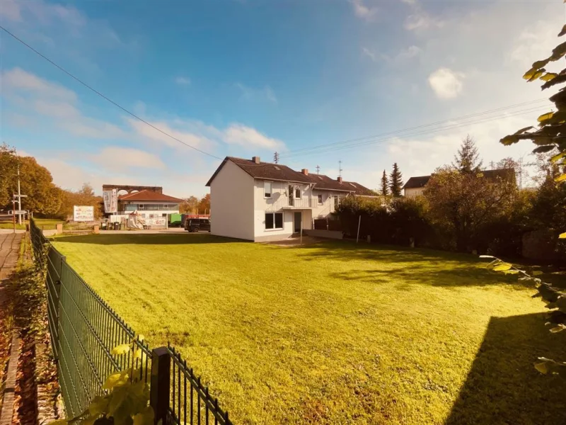 Ansicht Haus 1 - Haus mieten in Marnheim , Pfalz - EUPORA® Immobilien: Wohnhaus mit Garten in Marnheim.