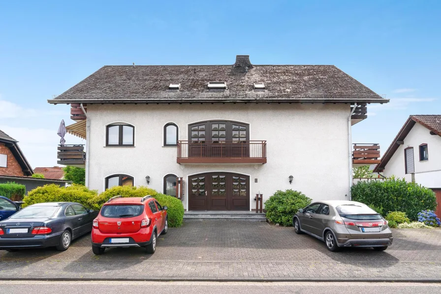  - Haus kaufen in Niederbreitbach / Wolfenacker - GEDIEGENES MEHRFAMILIENHAUS IM GRÜNEN