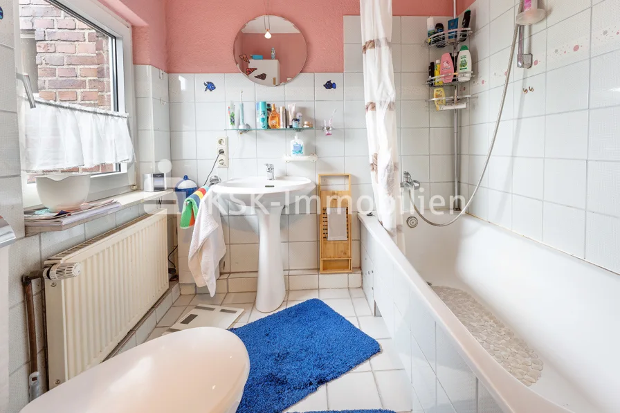 109821 Badezimmer Dachgeschoss