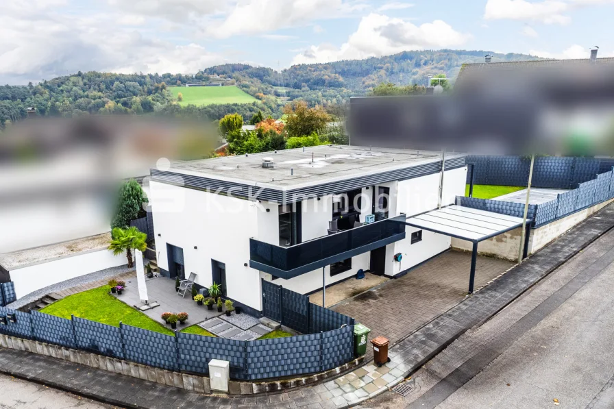 108302 Drohnenansicht - Haus kaufen in Overath - Traumhaftes Wohnen in Höhenlage mit Pool.