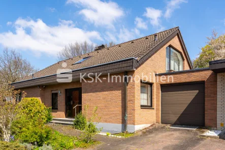 117326 Außenansicht - Haus kaufen in Bergheim - Einziehen und wohlfühlen. Einfamilienhaus mit Garage in Bergheim.