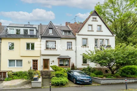 118156 Vorderansicht - Haus kaufen in Köln - Köln-Dellbrück: Ihr neues Zuhause in direkter Waldlage!