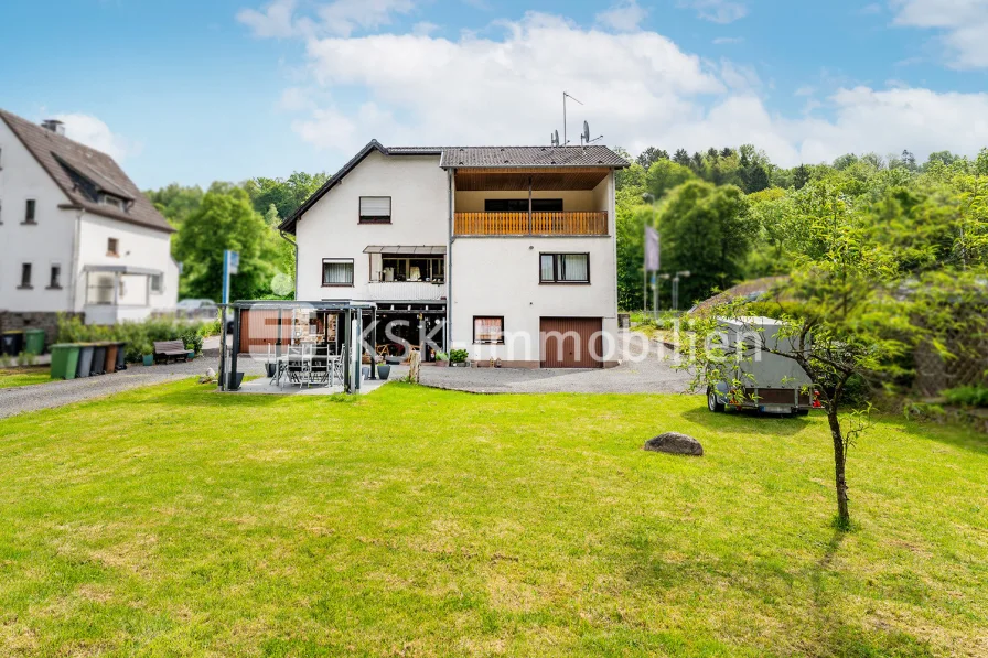 103194 Rückansicht mit Garten - Haus kaufen in Engelskirchen / Wiehlmünden - Zweifamilienhaus fußläufig zum Bahnhof!