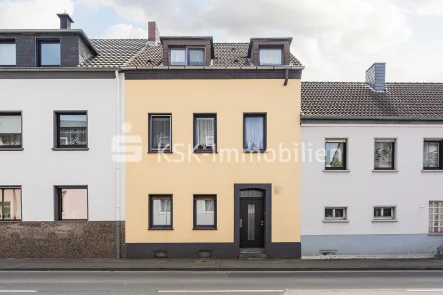 115272 Vorderansicht - Haus kaufen in Köln - BIETERVERFAHREN: Zwei Einfamilienhäuser auf großem Grundstück! Kapitalanleger gesucht!