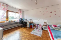 109593 Haus links Obergeschoss Zimmer