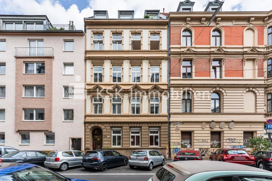 101129 Vorderansicht  - Haus kaufen in Köln - Attraktives Investment - Klassisches Baudenkmal in Kölner Studentenviertel.