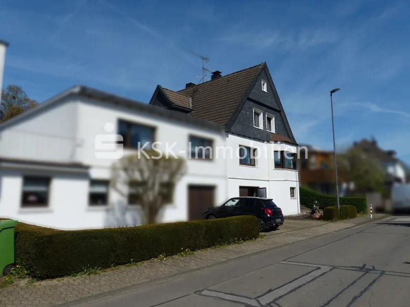 122690 Außenansicht - Haus kaufen in Wipperfürth - Individuelles Haus mit viel Wohnfläche und Garten in naturnaher Lage von Wipperfürth.