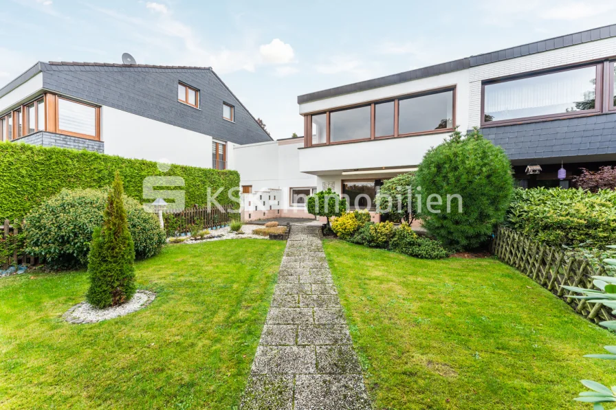 99528 Rückansicht  - Haus kaufen in Leichlingen (Rheinland) - Toplage mit Garten!Geräumige DHH mit Ausbaupotential für individuelle Wohngestaltung!