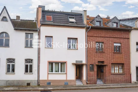 117084 Außenansicht  - Haus kaufen in Euskirchen - Stadthaus im Herzen Euskirchens.