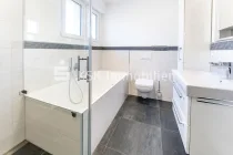 126069 Badezimmer Obergeschoss