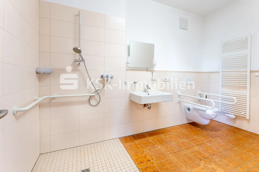 126069 Badezimmer Erdgeschoss