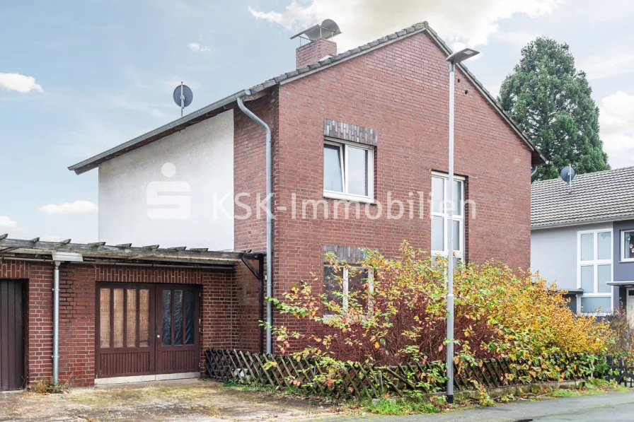 126386 Vorderansicht Bild 3 - Haus kaufen in Erftstadt / Kierdorf - Verwirklichen Sie den Traum Ihrer eigenen vier Wände.