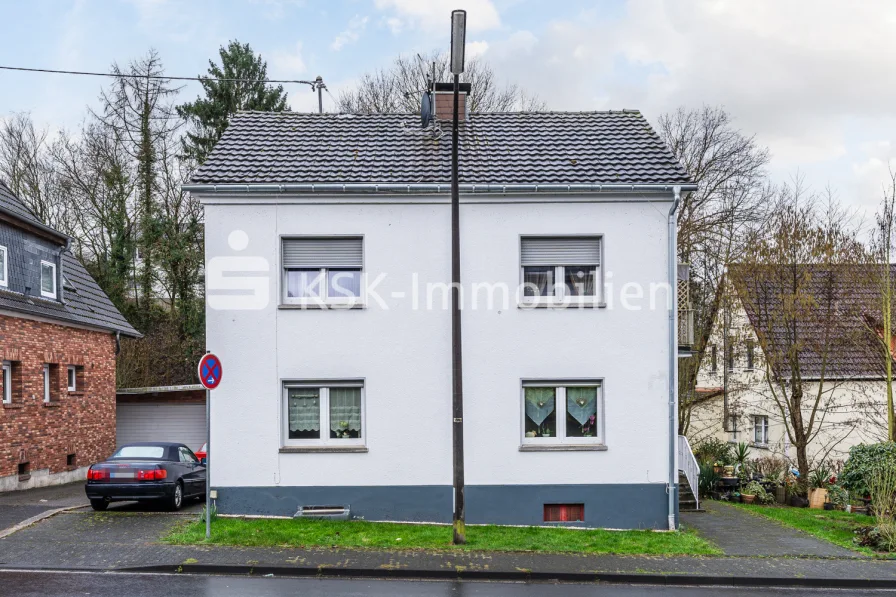 129495 Vorderansicht  - Haus kaufen in Eitorf - Eitorf-Harmonie - Freistehendes Haus in Top Lage!