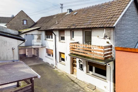 127940 Drohnenansicht 1 - Haus kaufen in Königswinter / Bockeroth - Kleine Hofanlage mit viel Potential!