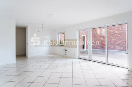 129723 Wohnraum - Wohnung kaufen in Sankt Augustin - Tolle 2-Zimmer-Wohnung mit Terrasse und Balkon in Niederpleis!