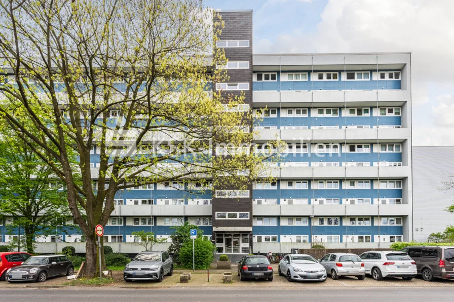 130260 Außenaufnahme - Wohnung kaufen in Köln - Für Raumbedürftige! 4-Zimmer-Maisonette mit traumhaftem Fernblick