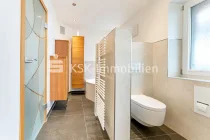 127033 Badezimmer Erdgeschoss